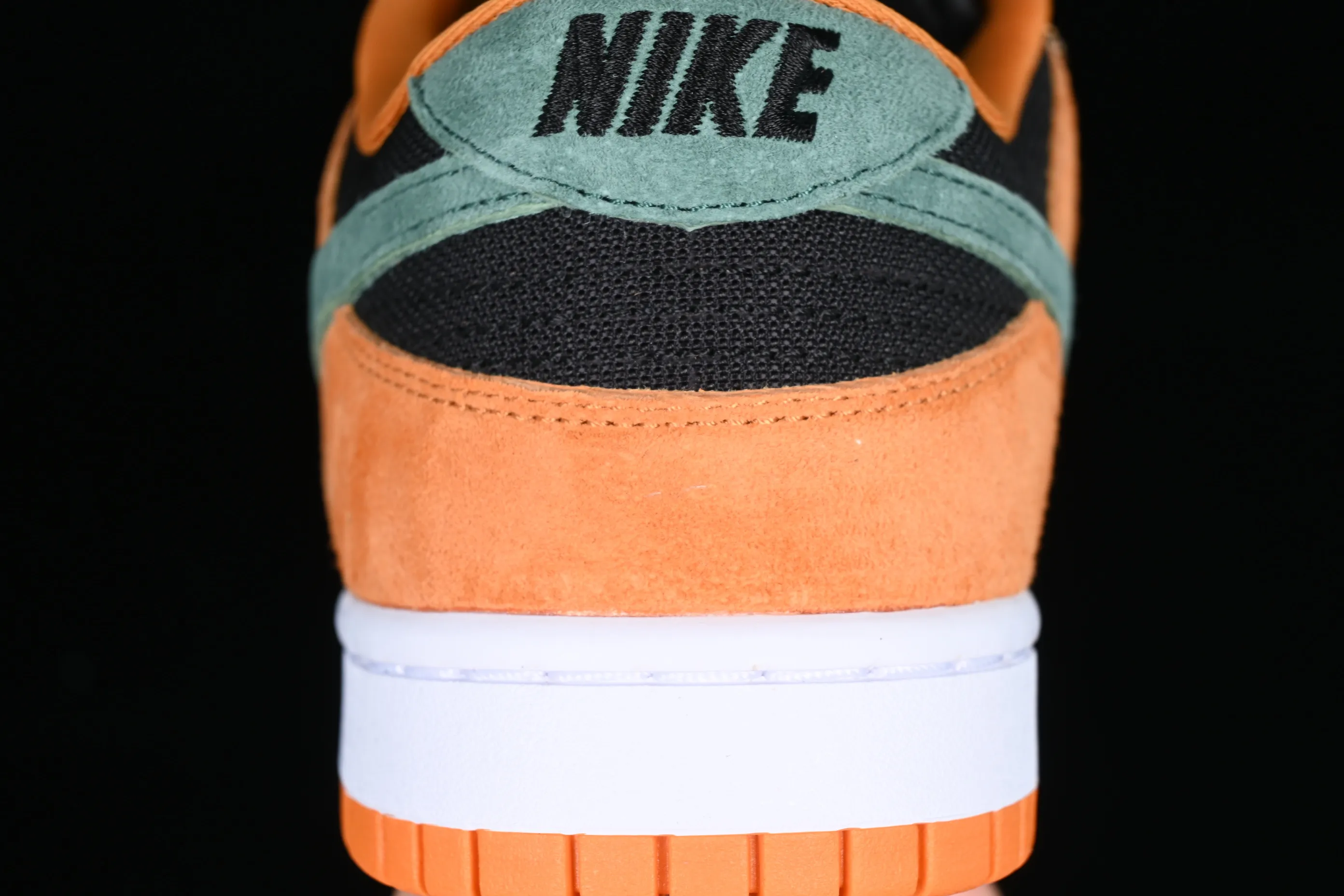 All categories Nk SB Dunk series Nk SB Dunk Low low-top sneakers Nk SB Dunk Low SP "Ceramic" carrot yellow and black SB low-top casual sports skateboard shoes DA1469-001